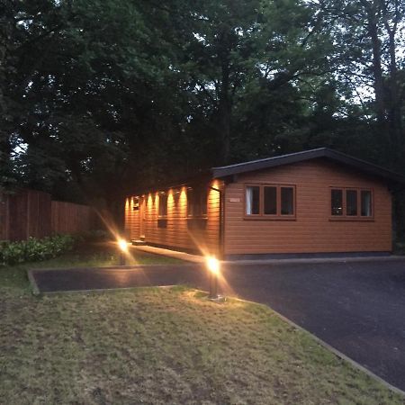 Shellow Lane Lodges Congleton Bagian luar foto